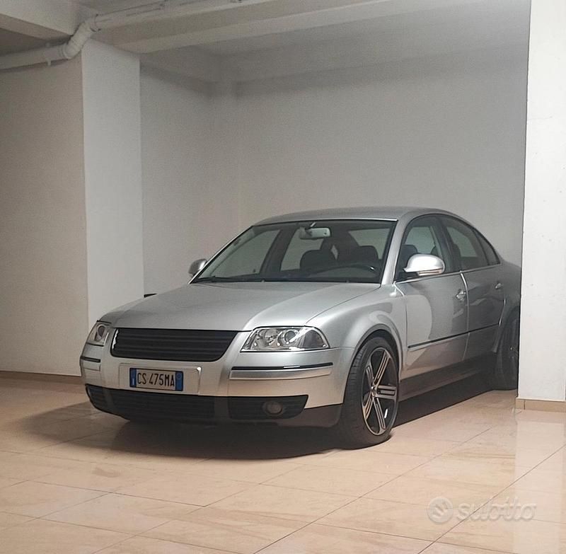 Usata VW Passat Highline 131 CV (96 kW) 2005 Grigio Berlina