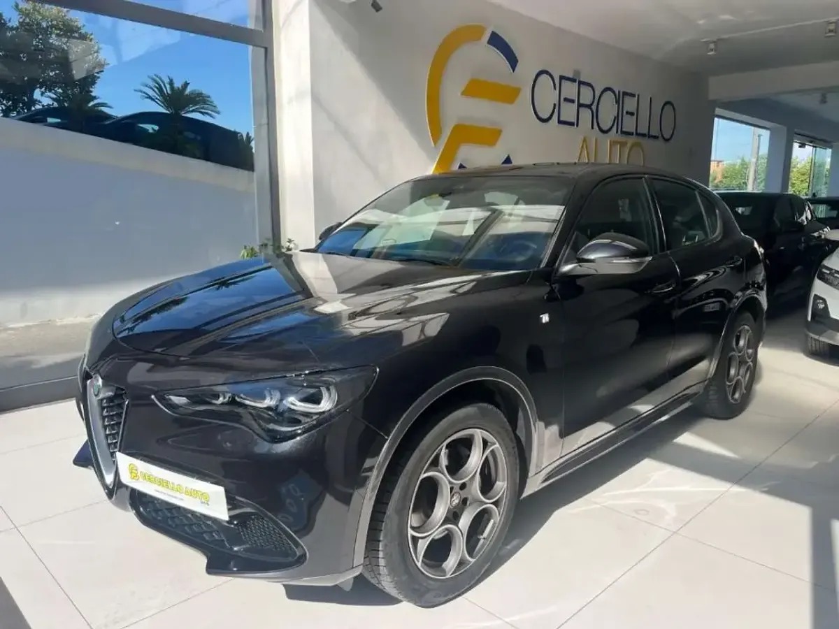 Usata Alfa Romeo Stelvio Ti 209 CV (153 kW) 2024 Antracite pastello SUV