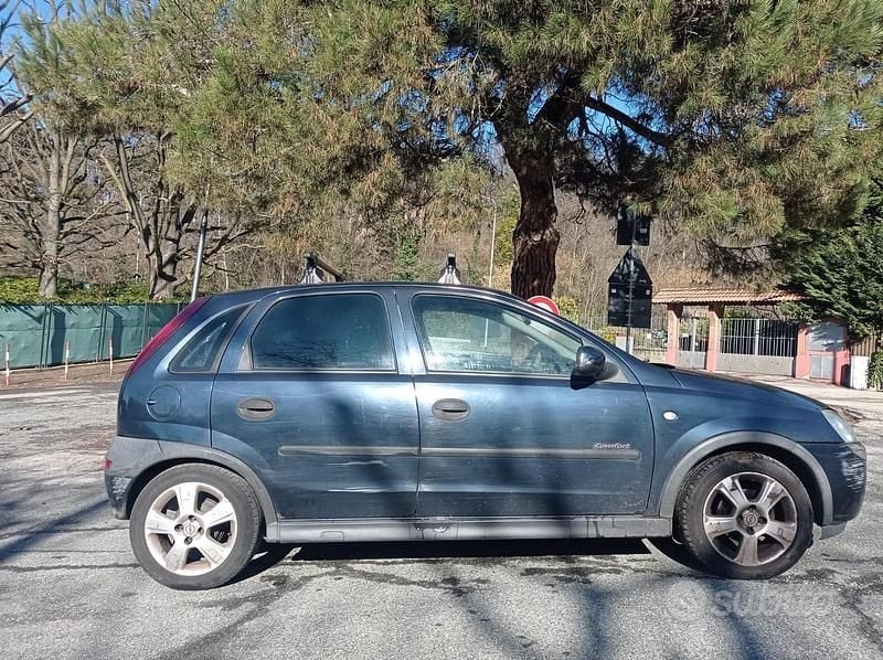 Usata Opel Corsa 2000 Blu Berlina