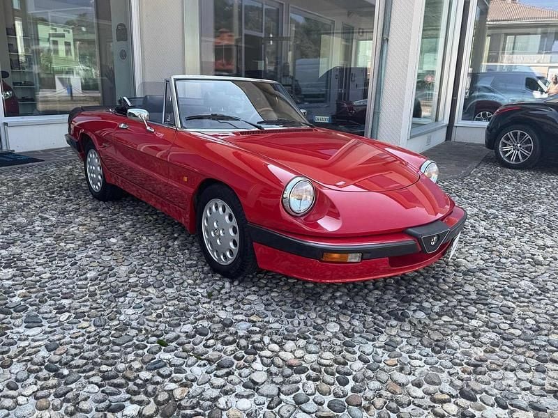 Usata Alfa Romeo Spider Quadrifoglio Verde 125 CV (91 kW) 1989 Rosso Cabrio