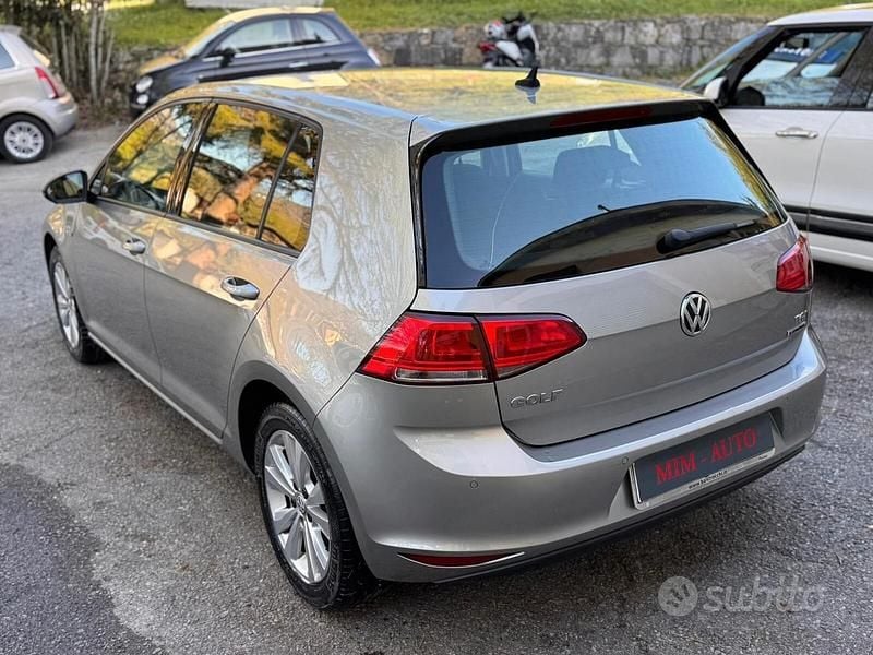 Usata VW Golf VII Highline 110 CV (80 kW) 2016 Grigio Berlina