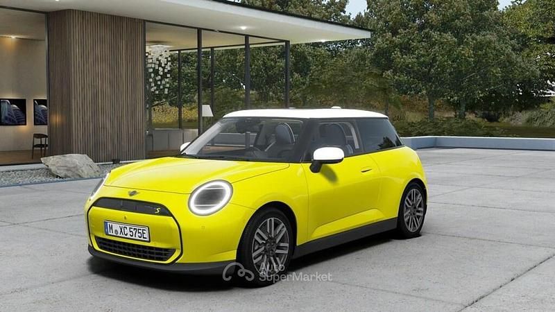 Giallo Nuova 2025 Mini Cooper Classic Due volumi | 35.200 € (Buon prezzo) - Immagine 1/4