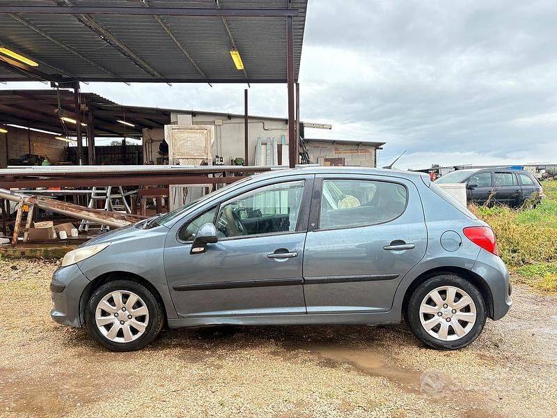 Usata Peugeot 207 70 CV (51 kW) 2006 Grigio Berlina