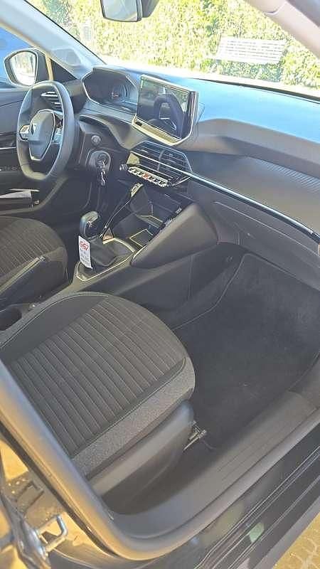 Usata Peugeot 208 Active 75 CV (55 kW) 2024 Nero Utilitaria