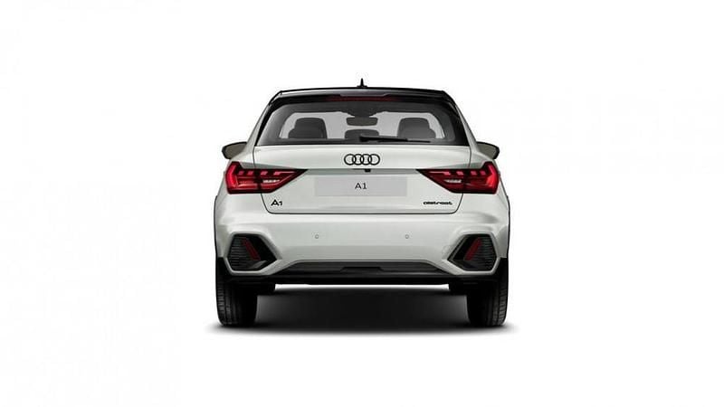 Nuova Audi A1 116 CV (85 kW) 2026 Argento cavo metallizzato nero mito meta SUV