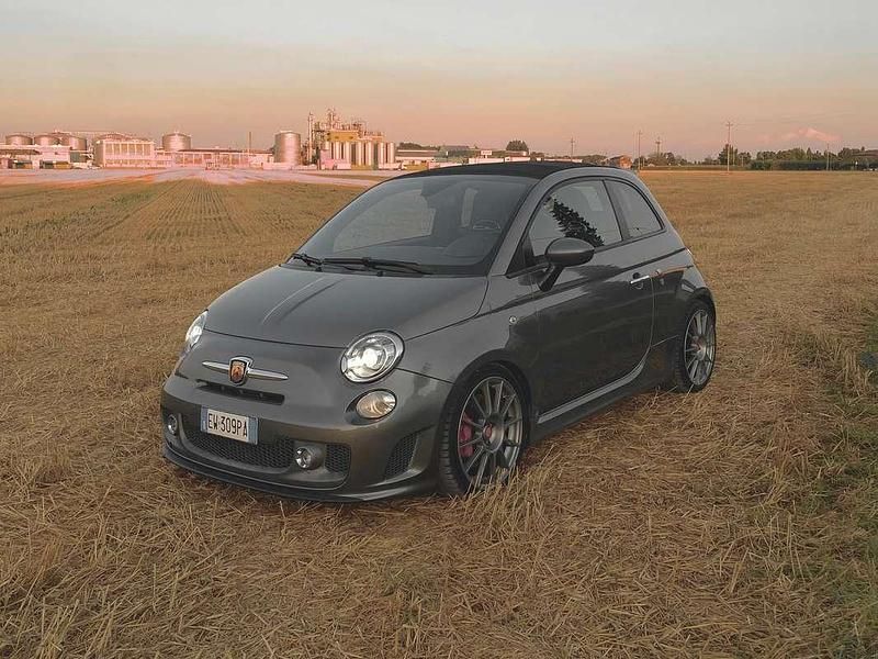 Grigio Usata 2014 Abarth 595C Turismo Cabrio | 14.900 € (Cara) - Immagine 1/4