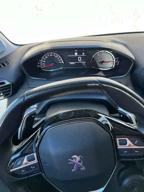 Usata Peugeot 208 Active 101 CV (74 kW) 2020 Bianco Utilitaria