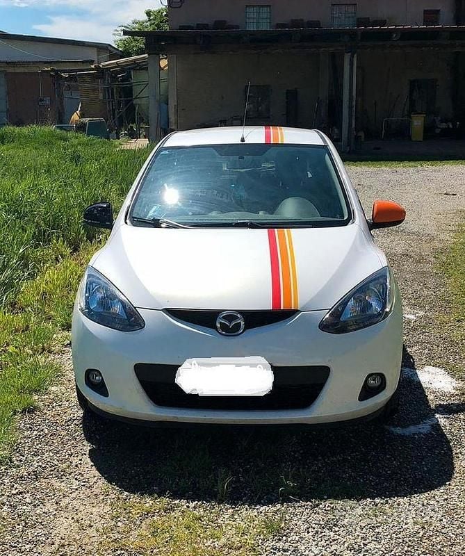 Usata Mazda 2 75 CV (55 kW) 2010 Bianco Berlina