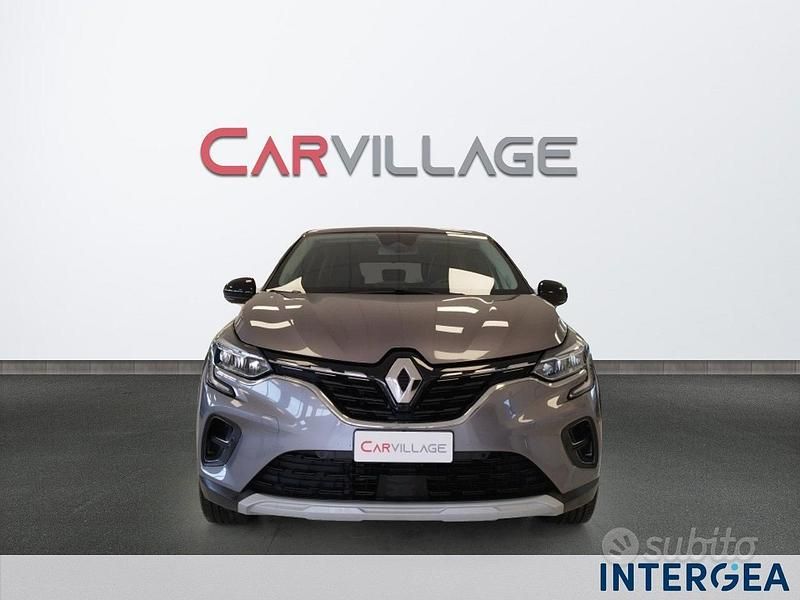 Usata Renault Captur Techno 93 CV (68 kW) 2023 Grigio SUV