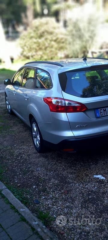 Usata Ford Focus 90 CV (66 kW) 2012 Grigio Station wagon