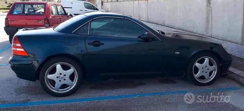 Usata Mercedes SLK230 193 CV (141 kW) 1999 Verde Cabrio