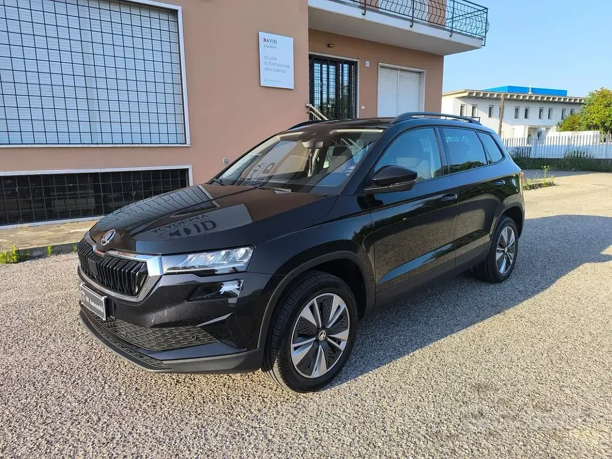 Usata Skoda Karoq Executive 116 CV (85 kW) 2022 Nero SUV