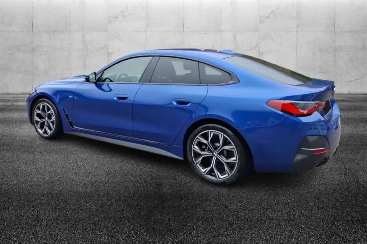 Usata BMW 430 M Sport 245 CV (180 kW) 2023 Blu/azzurro Coupé