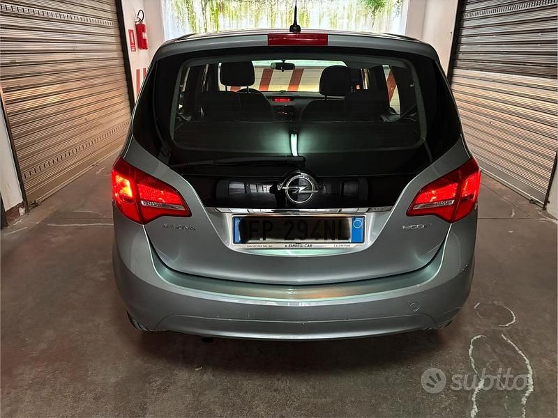 Usata Opel Meriva 95 CV (69 kW) 2012 Grigio Monovolume