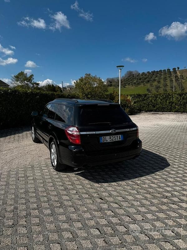 Usata Subaru Outback 2008 Nero Station wagon