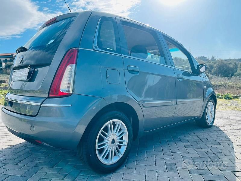 Usata Lancia Musa 2009 Grigio Monovolume