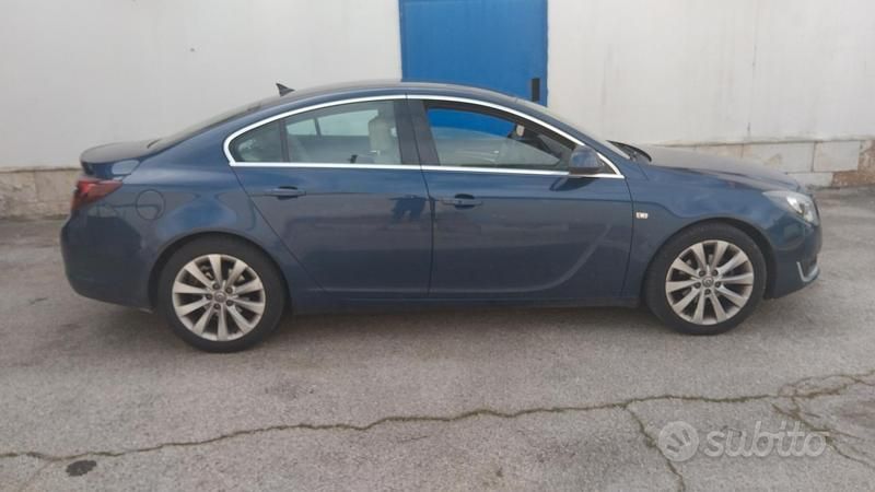 Usata Opel Insignia 174 CV (127 kW) 2015 Blu Berlina
