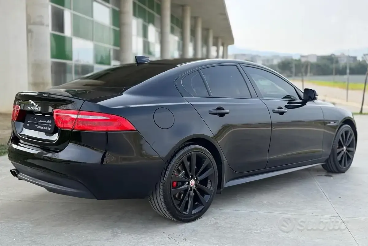 Usata Jaguar XE R-Sport 180 CV (132 kW) 2017 Other Berlina