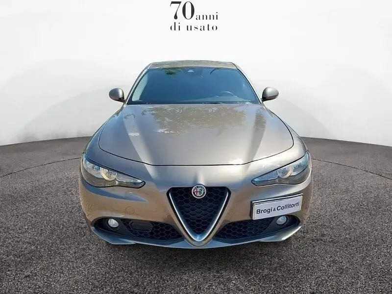 Usata Alfa Romeo Giulia Business 150 CV (110 kW) 2017 Grigio Berlina