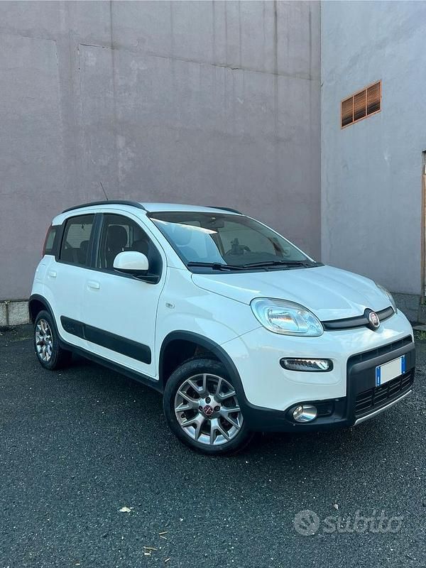 Usata Fiat Panda 4x4 S 95 CV (69 kW) 2017 Bianco Utilitaria