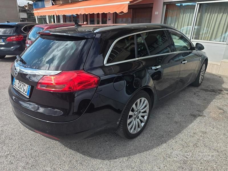 Usata Opel Insignia Cosmo 140 CV (102 kW) 2012 Nero Station wagon