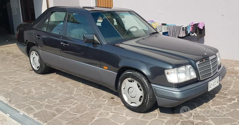 Usata Mercedes E200 Avantgarde 136 CV (100 kW) 1995 Marrone Berlina