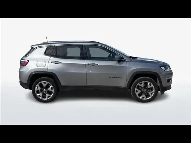 Usata Jeep Compass Limited 140 CV (102 kW) 2018 Grigio chiaro SUV