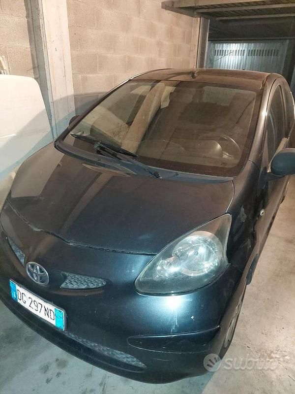 Usata Toyota Aygo 69 CV (50 kW) 2007 Grigio Utilitaria