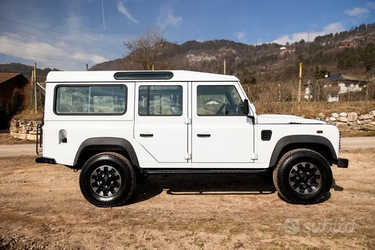 Usata Land Rover Defender 122 CV (89 kW) 2014 Bianco Station wagon