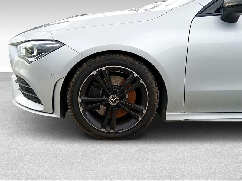 Usata Mercedes CLA200 Shooting Brake Premium 150 CV (110 kW) 2023 Argento metallizzato Station wagon