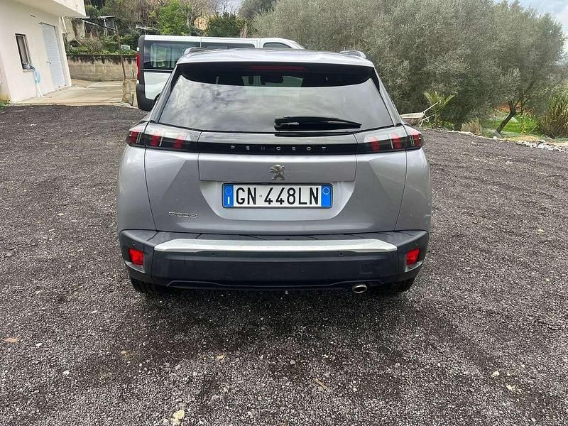 Usata Peugeot 2008 GT 131 CV (96 kW) 2023 Grigio SUV