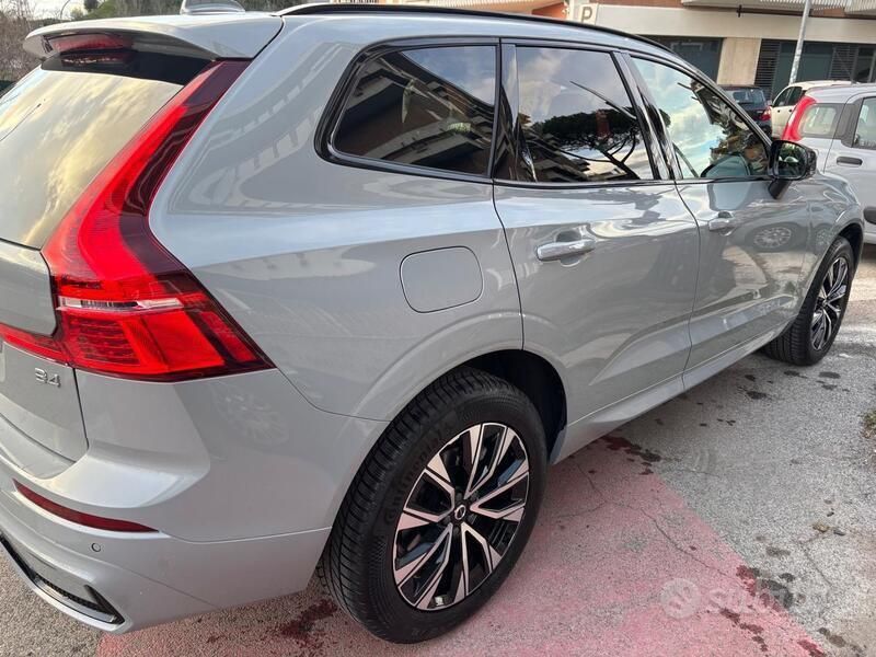 Usata Volvo XC60 197 CV (144 kW) 2024 Grigio SUV