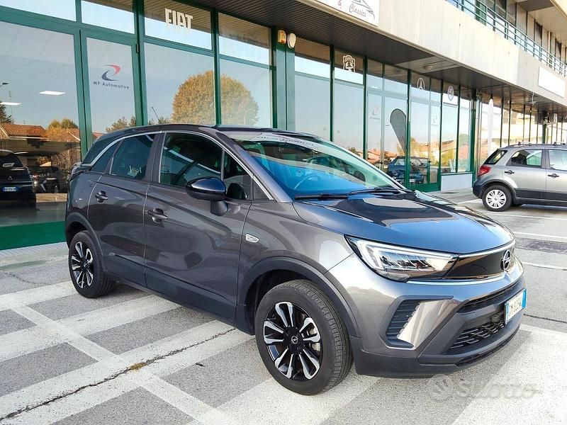 Grigio Usata 2023 Opel Crossland SUV | 15.500 € (Buon prezzo) - Immagine 1/4