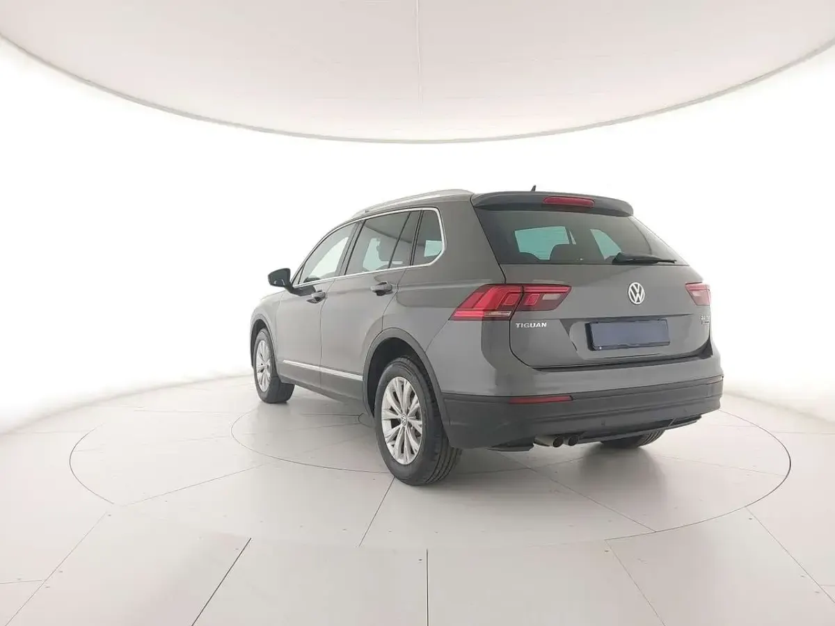 Usata VW Tiguan Business 150 CV (110 kW) 2017 Indium grey metallizzato SUV