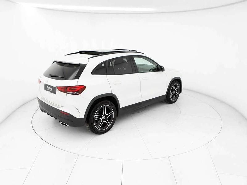Usata Mercedes GLA200 Premium 150 CV (110 kW) 2022 Bianco SUV