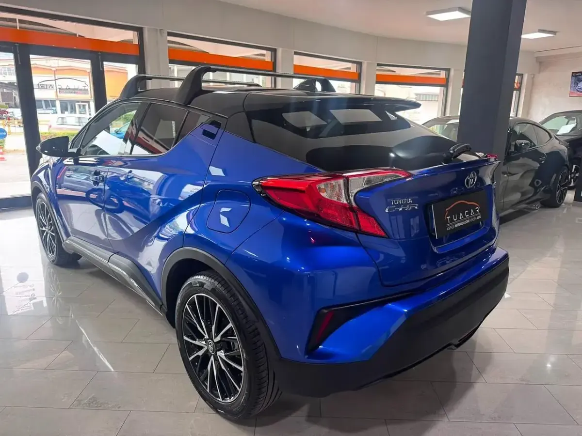 Usata Toyota C-HR Lounge 122 CV (89 kW) 2018 Blu SUV