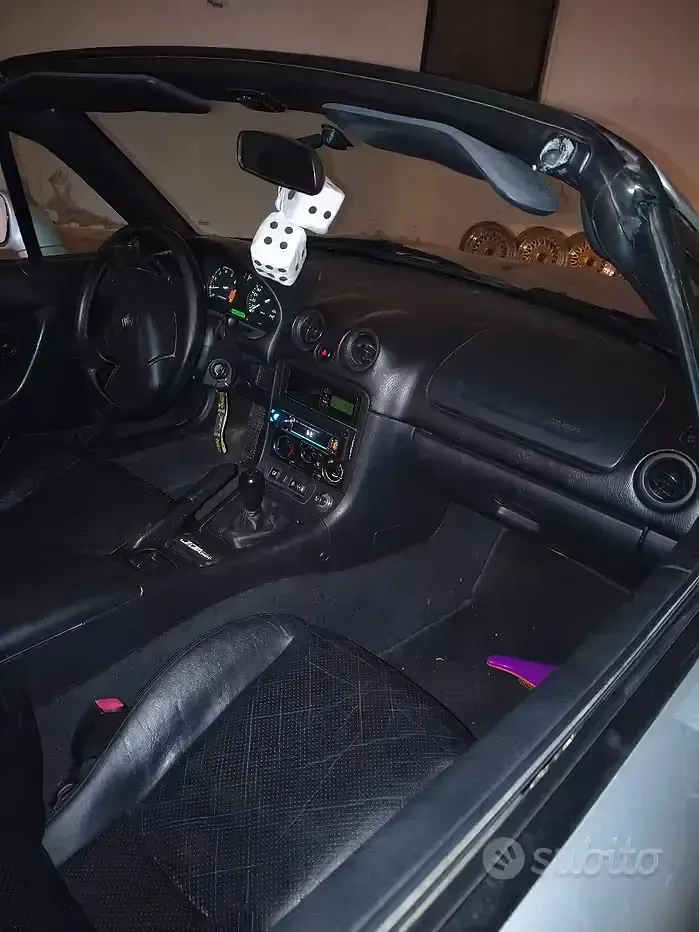 Usata Mazda MX5 110 CV (80 kW) 2000 Grigio Cabrio
