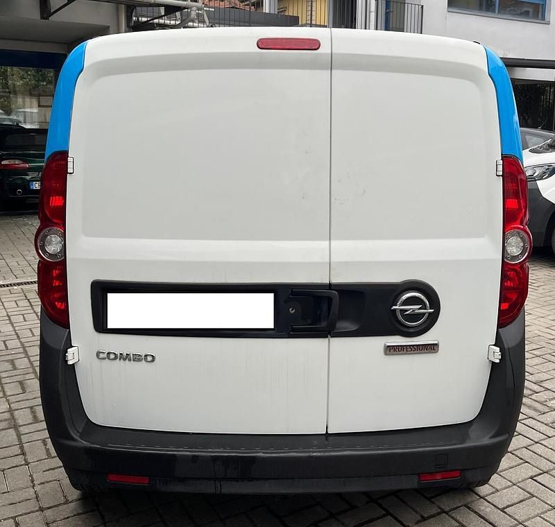 Usata Opel Combo 104 CV (76 kW) 2017 Bianco Monovolume