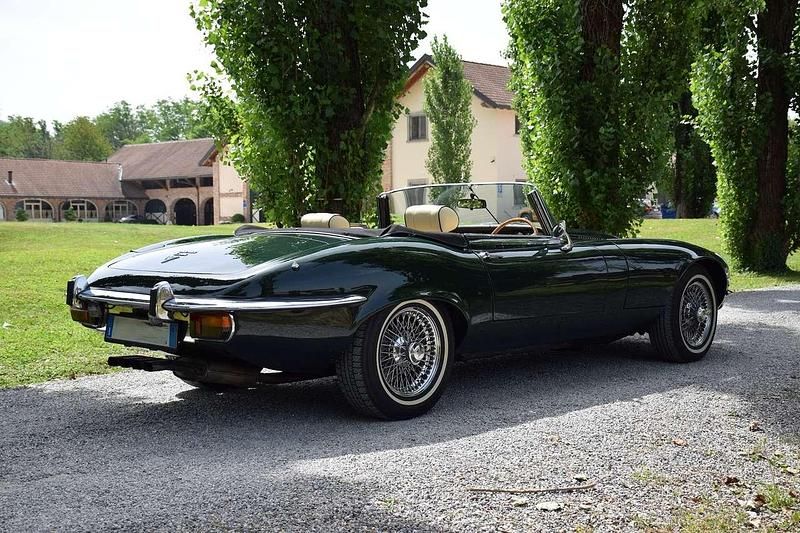 Usata Jaguar E-Type 272 CV (200 kW) 1972 Verde Cabrio
