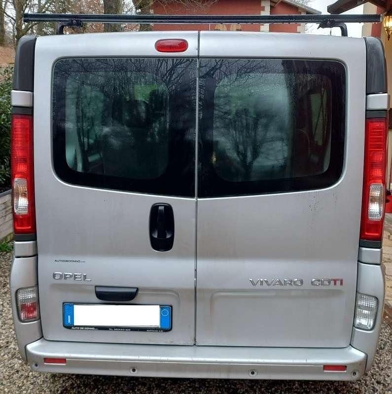 Usata Opel Vivaro 114 CV (83 kW) 2014 Argento Monovolume