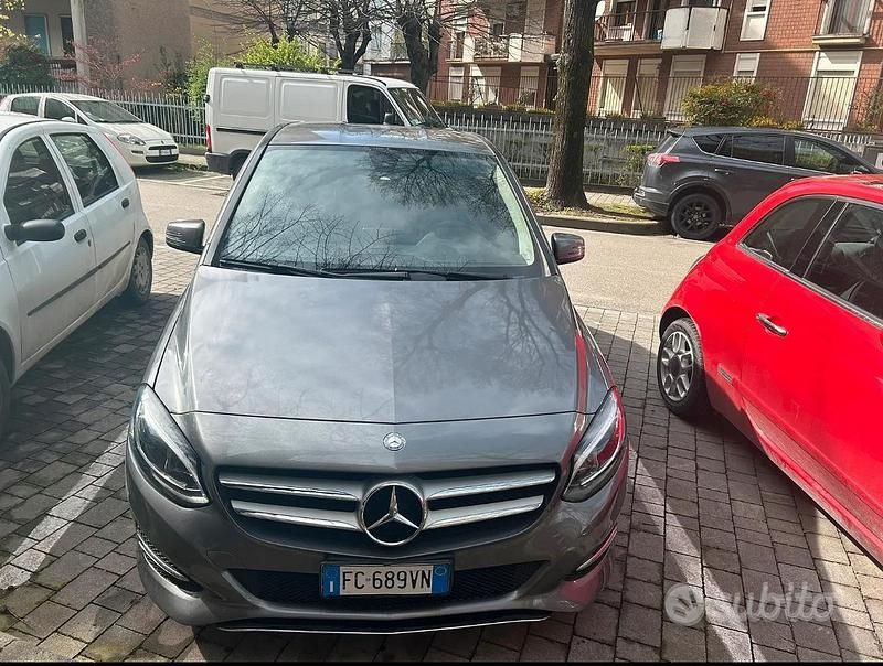 Usata 2015 Mercedes B180 Monovolume | 9000 € - Immagine 1/4