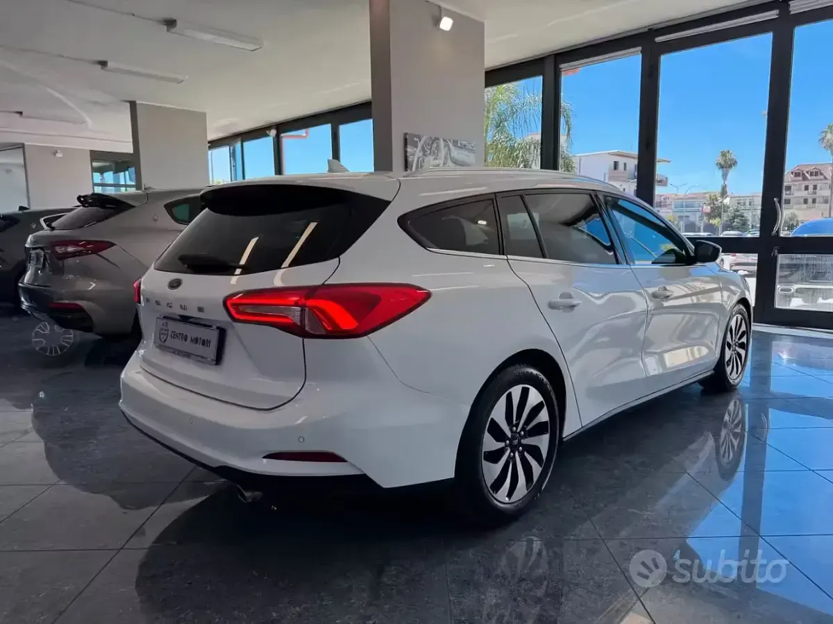 Usata Ford Focus 120 CV (88 kW) 2019 Bianco Station wagon