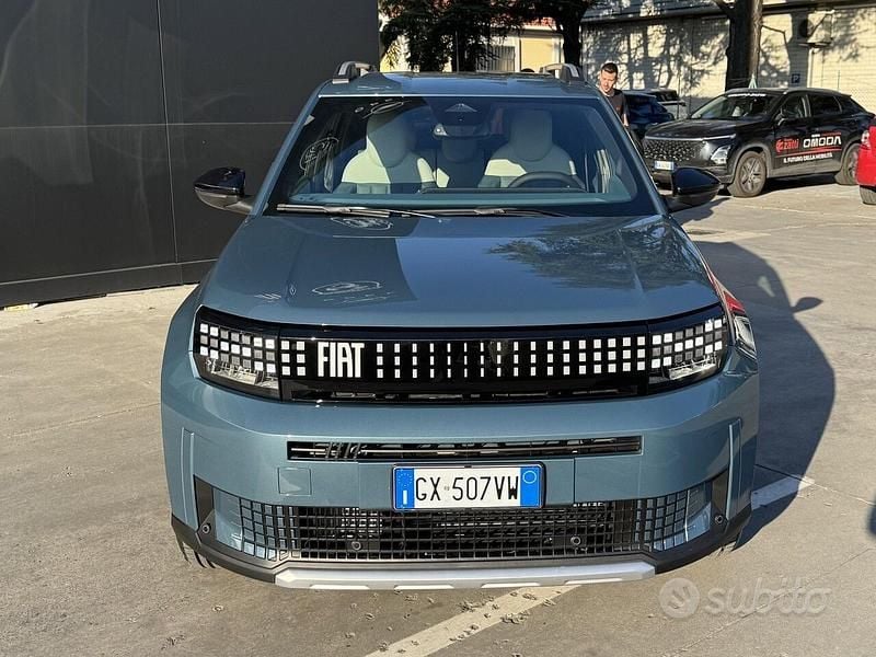 Nuova Fiat Grande Panda La Prima 101 CV (74 kW) 2025 Blu Utilitaria