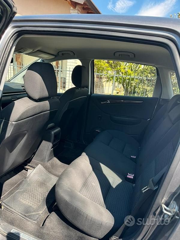 Usata Mercedes B200 Chrome 140 CV (102 kW) 2009 Grigio Monovolume
