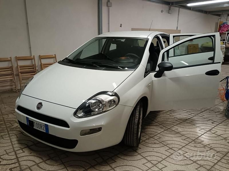 Usata Fiat Punto 95 CV (69 kW) 2018 Bianco Berlina