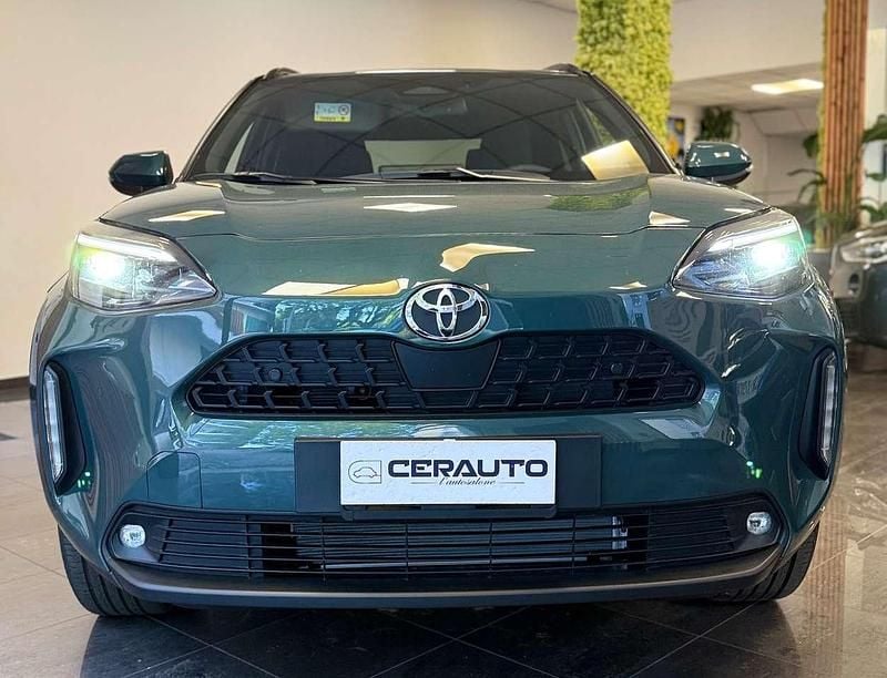 Nuova Toyota Yaris Cross Comfort 131 CV (96 kW) 2025 Everest green SUV