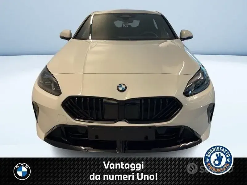 Usata BMW 118 M Sport 150 CV (110 kW) 2024 Bianco pastello Utilitaria