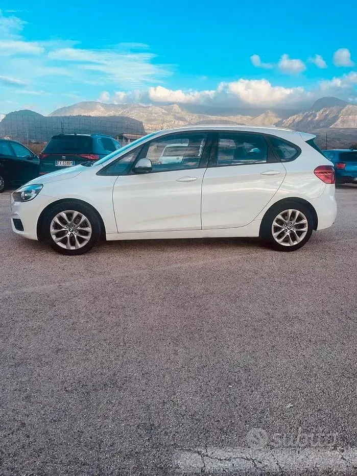 Usata BMW 216 Active Tourer Advantage 116 CV (85 kW) 2014 Bianco Monovolume