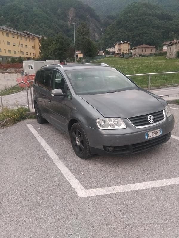 Usata VW Touran 136 CV (100 kW) 2003 Grigio Monovolume