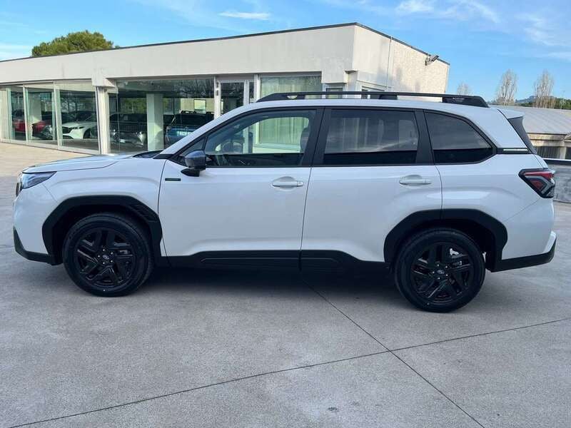 Nuova Subaru Forester Style 136 CV (100 kW) 2025 Blu/azzurro SUV